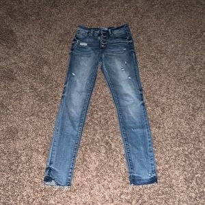 Light wash skinny jeans.